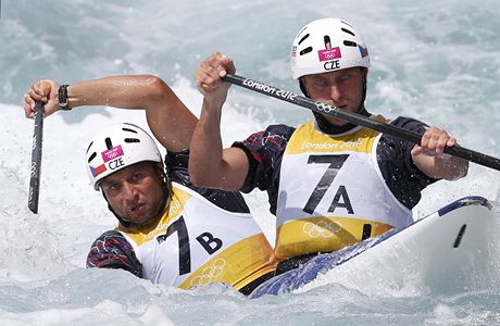 Deblkanoist Jaroslav Volf a Ondej tpnek nepostoupili do finle olympijskho zvodu ve vodnm slalomu