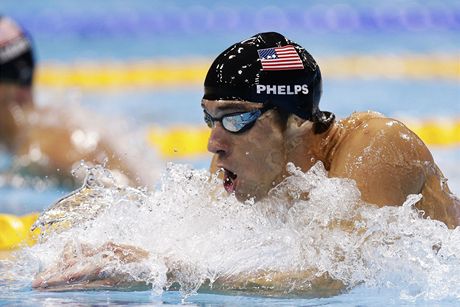 Michael Phelps získal v polohovém závod na 200 metr dvacátou medaili a estnácté zlato