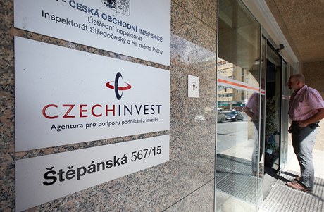 Protikorupní policie od rána prohledává kanceláe státní agentury CzechInvest v Praze 