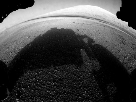 Vědecká laboratoř Curiosity na planetě Mars.