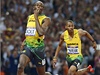 Usain Bolt a jeho vítzné gesto v cíli závodu na 200 metr