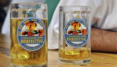 Pivní Berlín: speciály z Pobaltí i tyrkysové pivo z řas