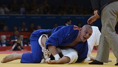 Judista Luká Krpálek porazil v druhém kole olympijského turnaje bývalého mistra svta Takamasu Anaie z Japonska a postoupil do tvrtfinále