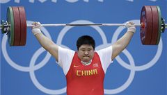 Čínská vzpěračka zvedla nadhozem 187 kg. Slaví zlato
