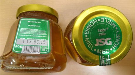 Inspekce v tomto medu objevila pídavná sladidla.
