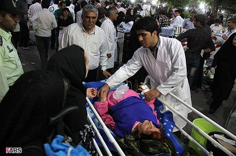 Zemtesení v Iránu má na svdomí stovky zranných.