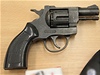 Zbran, které zajistila policie v Ostrav u mue, který se inspiroval Breivikem 