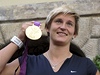 Dvojnásobná olympijská vítzka v hodu otpem Barbora potáková slavila zlato v praské pivnici U Pinkas. 