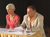 Berill Mascheková a Jaroslav Kratochvíl na tiskové konferenci hnutí Stedoei 2012.