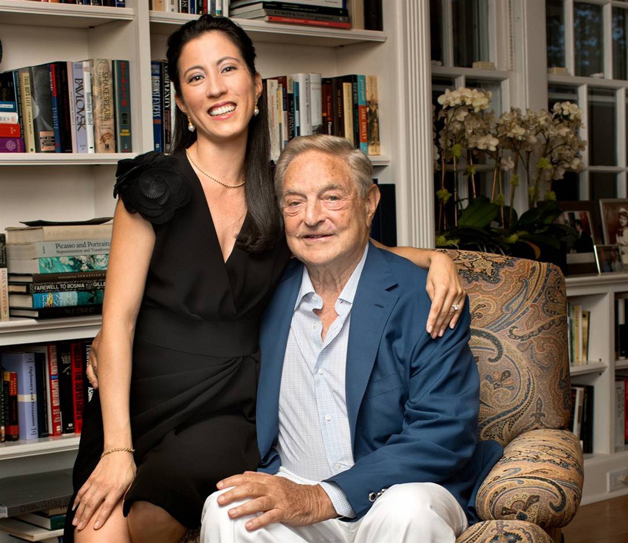 Krátce p�ed svými 82. narozeninami se finan�ník George Soros pot�etí o�enil - vzal si svou o 42 let mlad�í p�ítelkyni Tamiko Boltonovou.