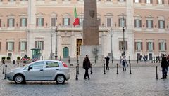 Mu se zapálil na Piazza Montecitorio (ilustraní foto)