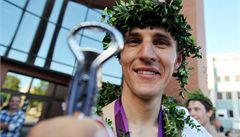 Jaroslav Kulhavý se zlatou olympijskou medailí.