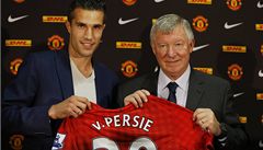 Robin van Persie (vpravo Ferguson) je novým hráčem Manchesteru United.