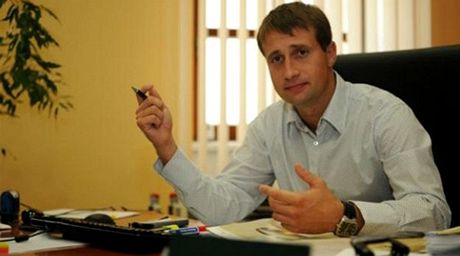 Námstek ministra ivotního prostedí Kulíek zemel pi sportu.