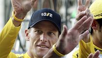 Lance Armstrong oslavuje sedm vtzstv na Tour de France