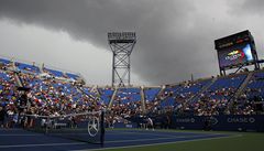 Tenisové US Open hned od prvních zápas komplikuje dé