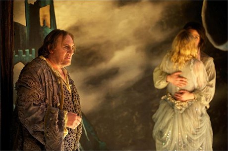 Gérard Depardieu ve filmu Mu, který se smje