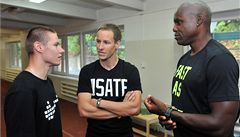 Carl Lewis v Praze. Sestkal se s ním i Pavel Maslák