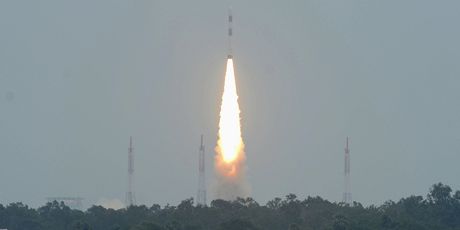 Indie zavrila stou vesmírnou misi