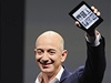 Amozon pedstavil nové druhy teek - na snímku je výkonný editel firmy Jeff Bezos 