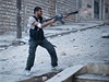 Boj povstalc v ulicích Aleppa. 