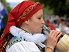 Nejvtí pehlídka tradiní lidové kultury Slovácka, které se úastní tisíce krojovaných lidí a která kadoron do Uherského Hradit piláká kolem 50.000 návtvník, potrvá do nedle. 