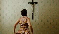 Zbonost, která se vymkla. Rakuan Ulrich Seidl v Benátkách pedstavil provokativní film Ráj: Víra. 