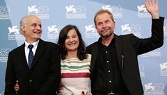 Tým filmu Ráj: Víra: rakouská hereka Maria Hofstatter, egyptský herec Nabil Saleh a reisér Ulrich Seidl