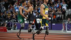 Handicapovaný b�ci (zleva) Alan Oliveira, David Behre a Oscar Pistorius na paralympiád�