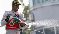Hamilton si z pole position dojel pro vítězství v Monze 