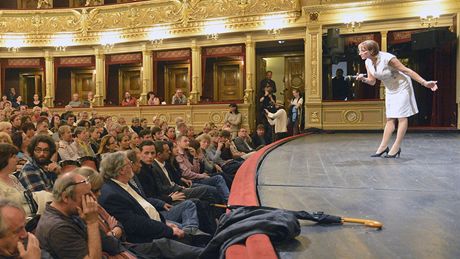  Ministryn kultury Alena Hanáková diskutovala 12. záí dopoledne v Praze se zástupci Národního divadla a Státní opery Praha.