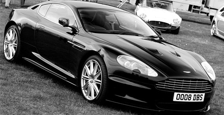 Aston Martin V12 DBS