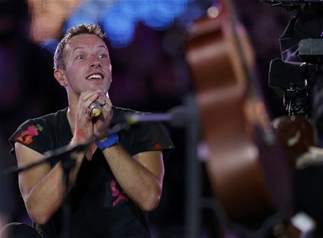 Frontman skupiny Coldplay Chris Martin na závreném ceremoniálu paralympiády v Londýn 