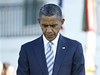 Prezident Barack Obama s manelkou Michelle drel minutu ticha v zahrad Blho domu