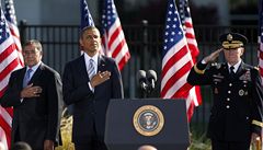 Obama se z Bílého domu pesunul práv do Pentagonu, kde se zúastnil pokládání vnce na památku 184 lidí, kteí ped 11 lety zemeli po nárazu letadla pilotovaného teroristy do budovy amerického ministerstva obrany