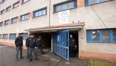 Gará� ve Zlín� se skladem nelegáln� vyrobeného alkoholu