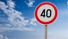 Dopravní zna�ka - omezení rychlosti