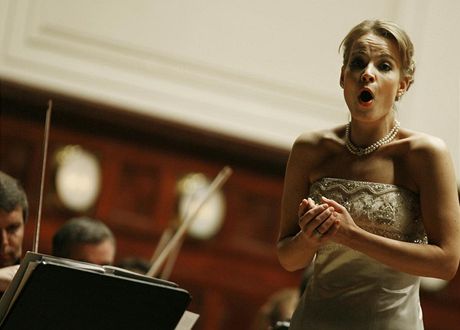 Elina Garana na snímku z praského vystoupení v roce 2007