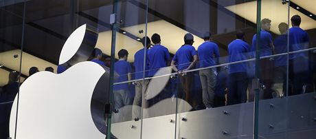 Pracovníci spolenosti Apple.