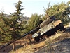 Pokozený tank patící syrské armád prezidenta Baára Asada ve karp