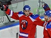 Utkání KHL Lev Praha - Chanty-Mansijsk. Autor tvrtého gólu Lva Erik Christensen (vlevo) se raduje se spoluhráem Jiím Novotným