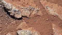 Rhy na Marsu nemusela vytvoit voda, ale such led 