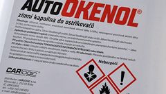 Etiketa zimní sm�si do ost�ikova�� v provozu opavské firmy FROS ZPS. 