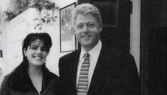 Monica Lewinská s Billem Clintonem na oficiálním snímku z roku 1995 | na serveru Lidovky.cz | aktuální zprávy