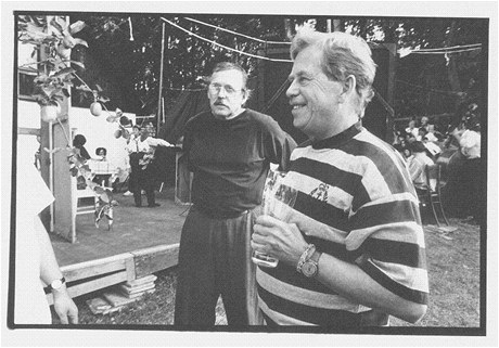 Václav Havel a Andrej Krob při divadelním představení
