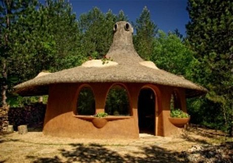 Domky ve vesnici Omaya pipomínají stavby ze slavného Hobitína.