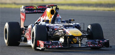 Vettel slaví triumf v Japonsku