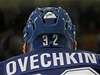 Hokejista Washingtonu Capitals  Alexandr Ovekin je bhem výluky NHL hráem Dynama Moskva v KHL