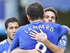 Juan Mata (elem) oslavuje branku se spoluhráem Frankem Lampardem