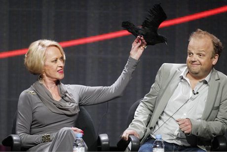 Hereka Tippi Hedrenová a pedstavitel Alfreda Hitchcocka Toby Jones pi prezentaci nového filmu. 